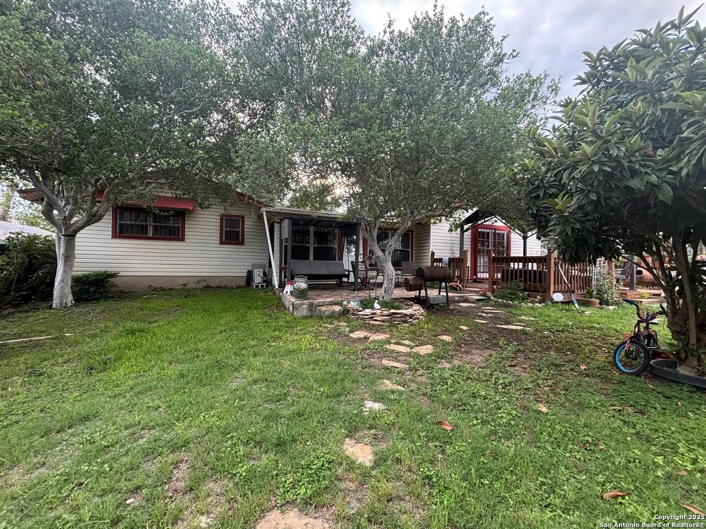 main property photo 11