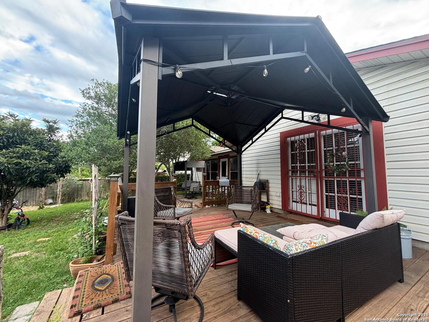 main property photo 12