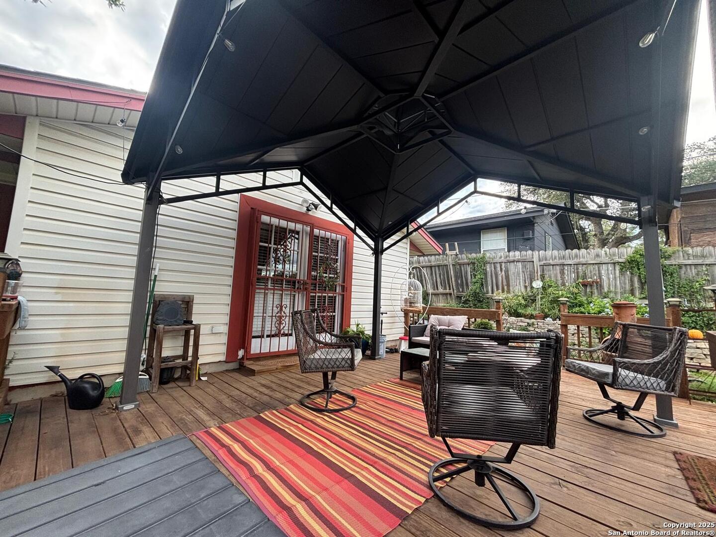 main property photo 28