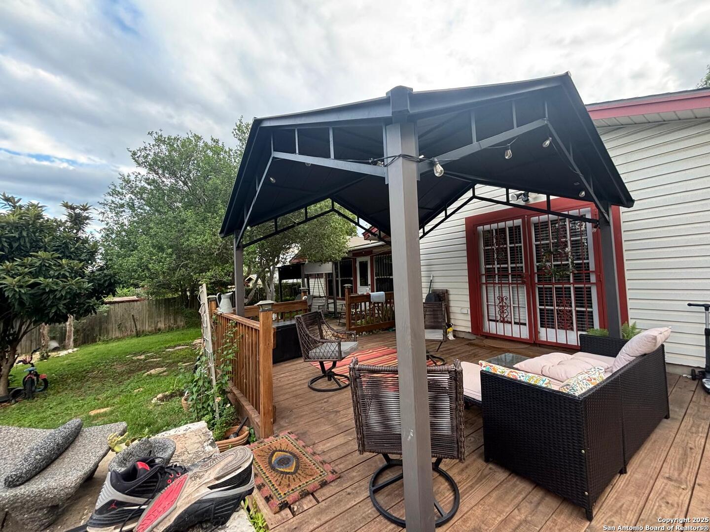 main property photo 40