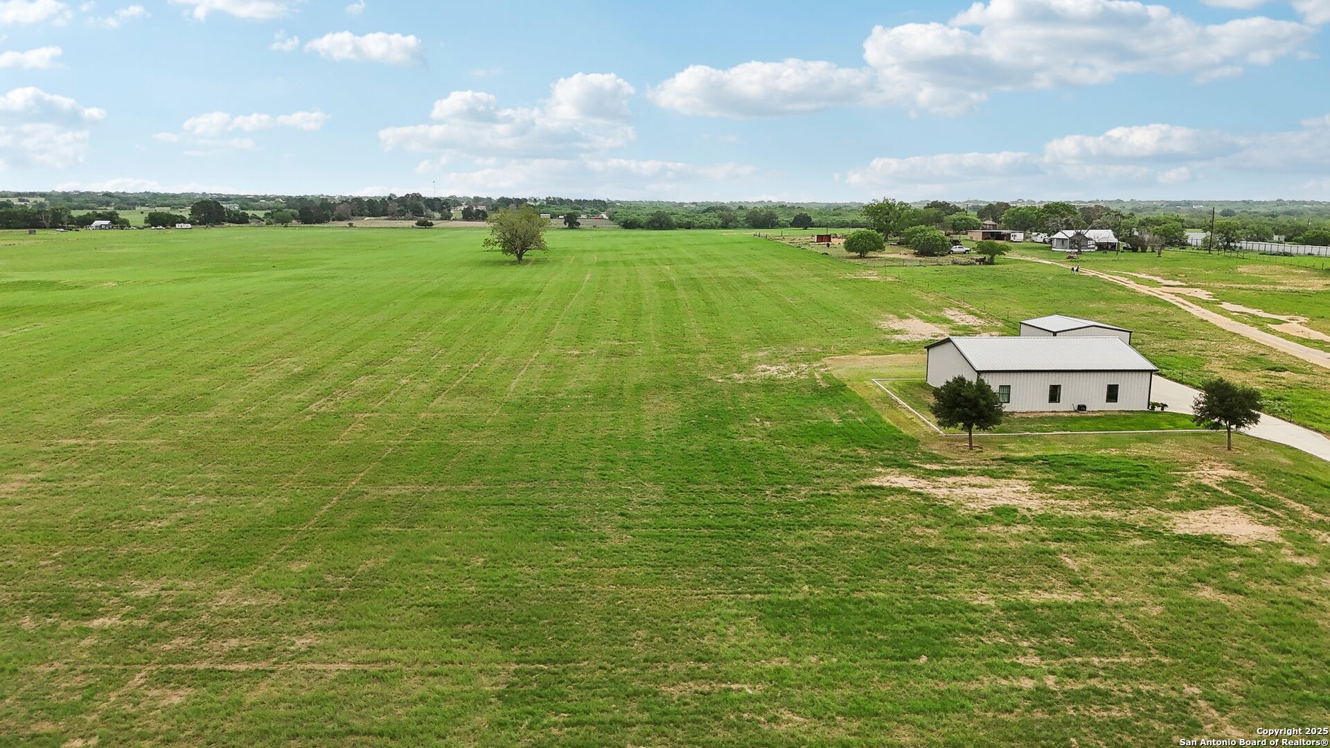 main property photo 8