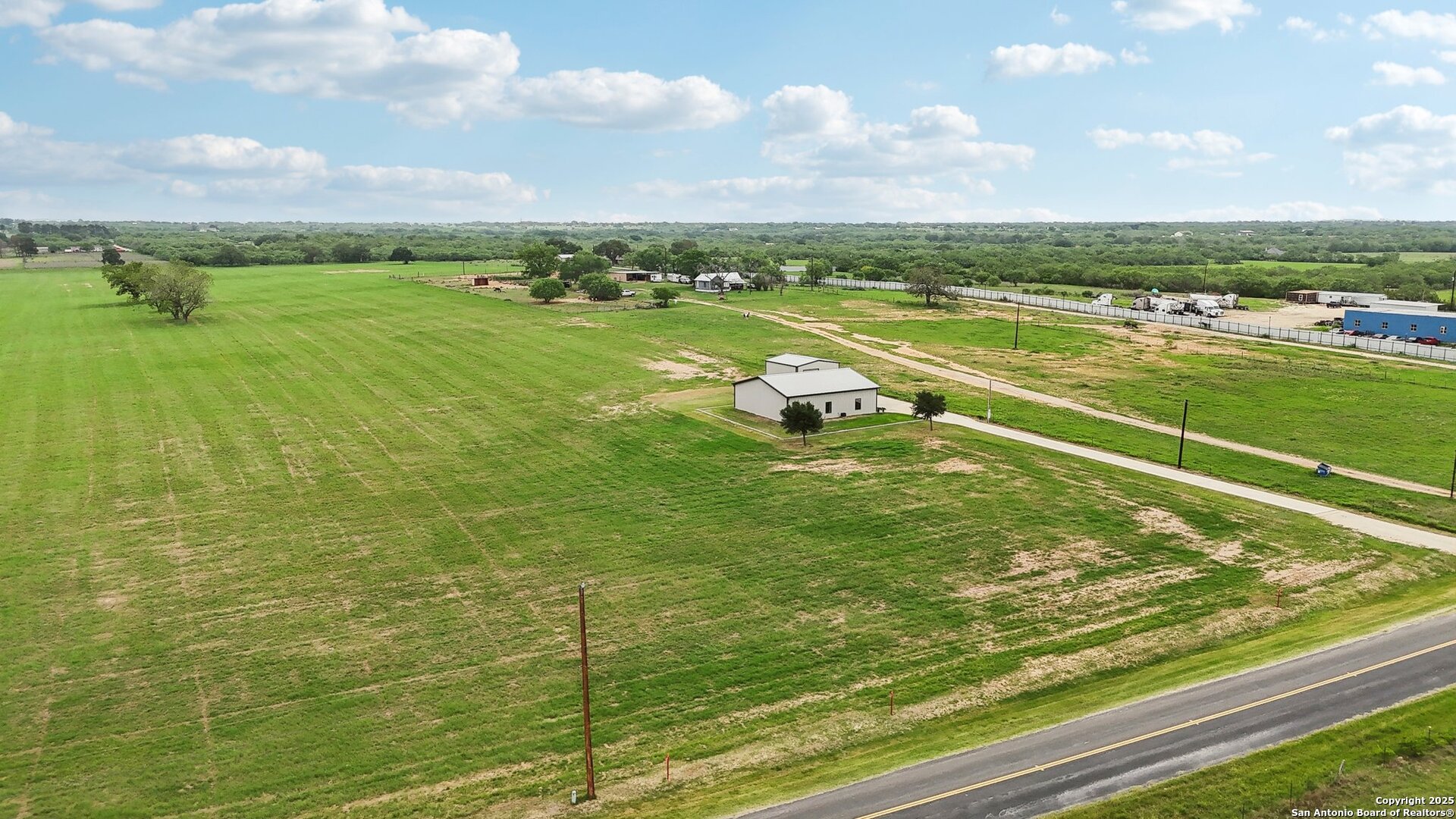 main property photo 9