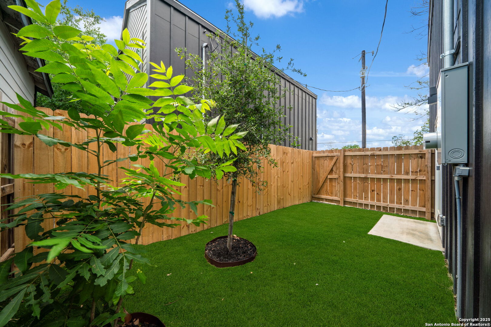 main property photo 20