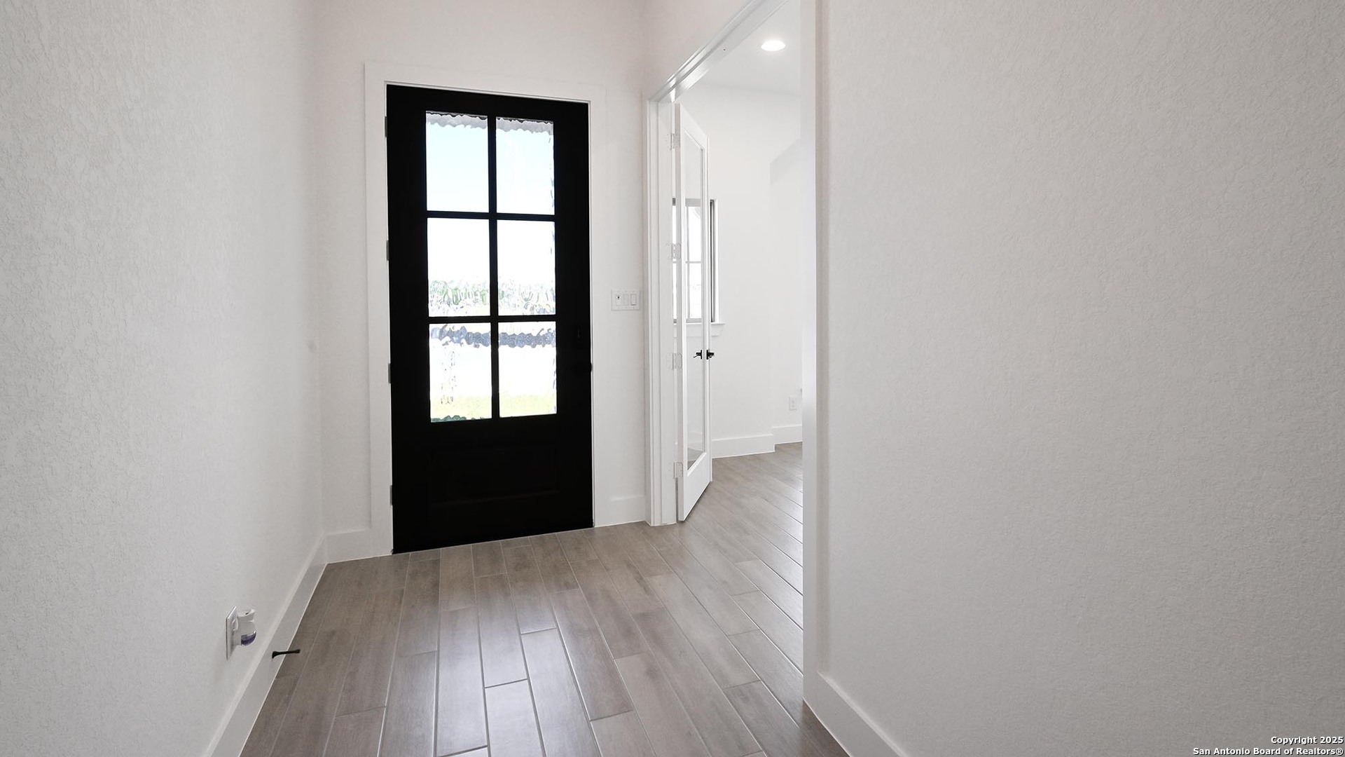property viewer photo 10