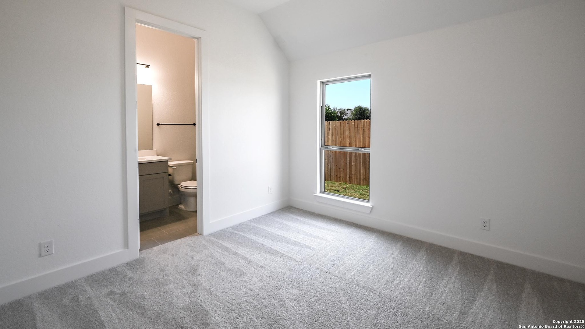 property viewer photo 13