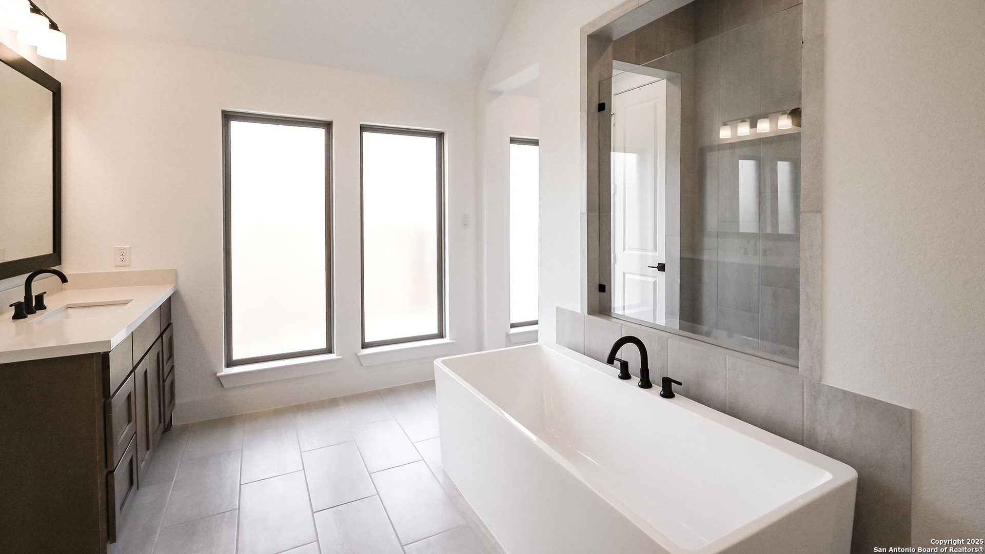 property viewer photo 16