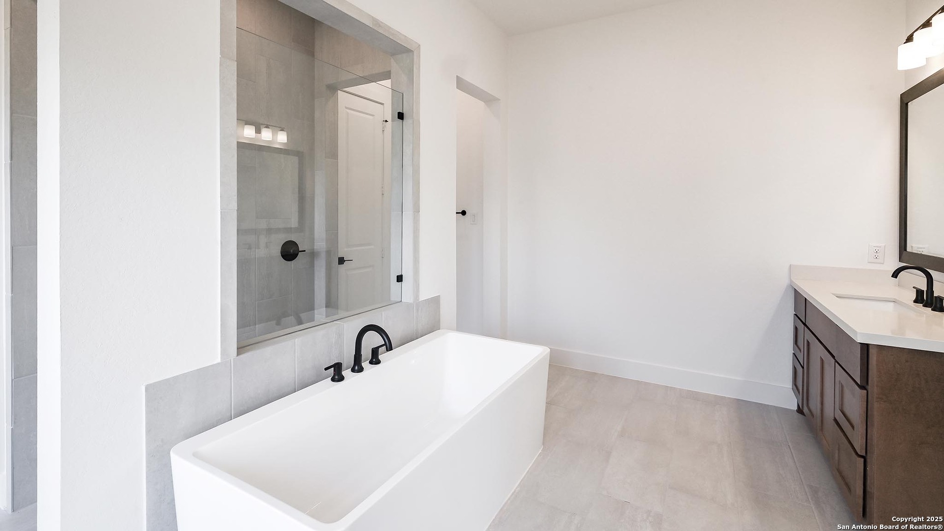 property viewer photo 17