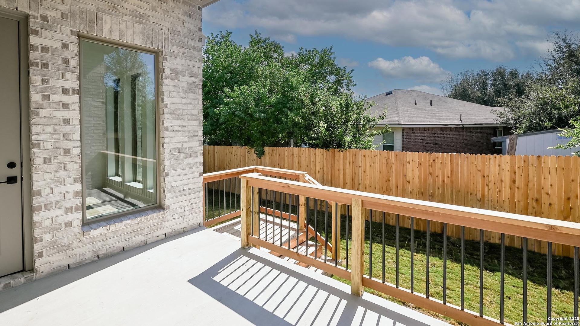 property viewer photo 19