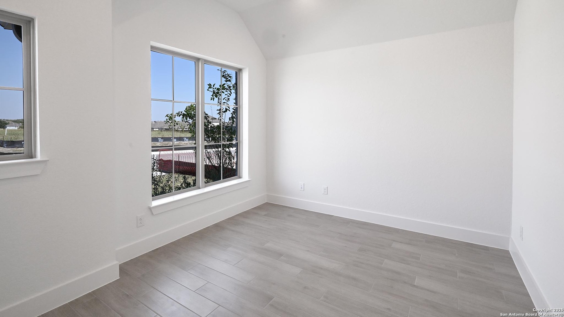 property viewer photo 8