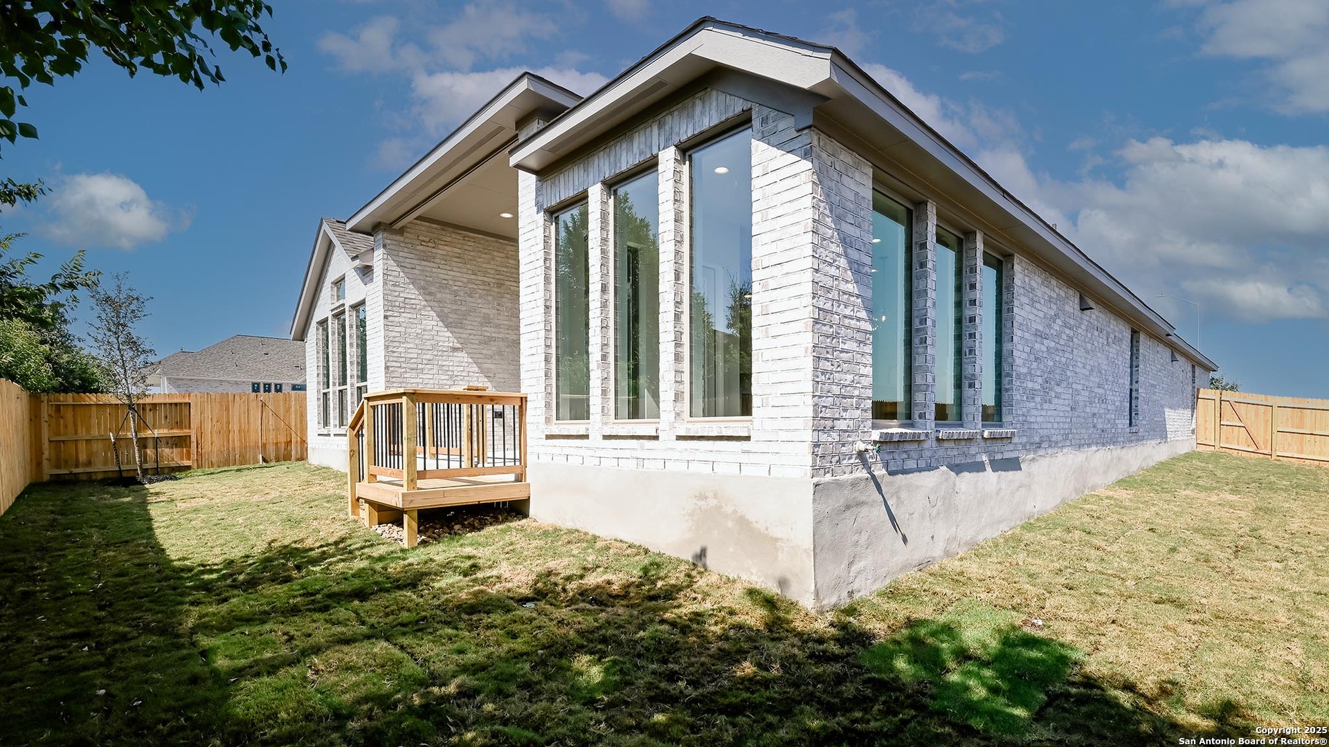 property viewer photo 9