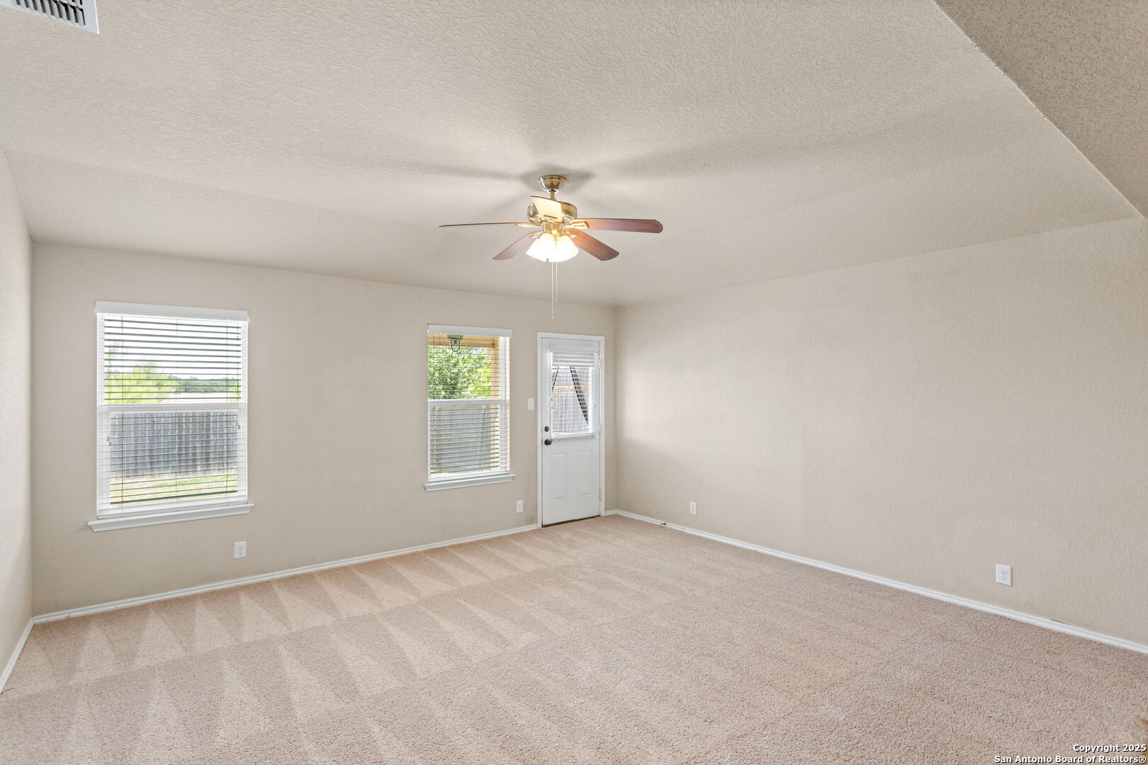 property viewer photo 10