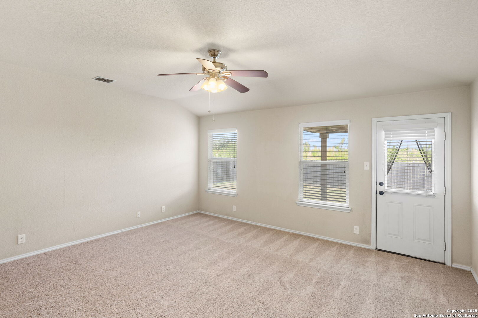 property viewer photo 11