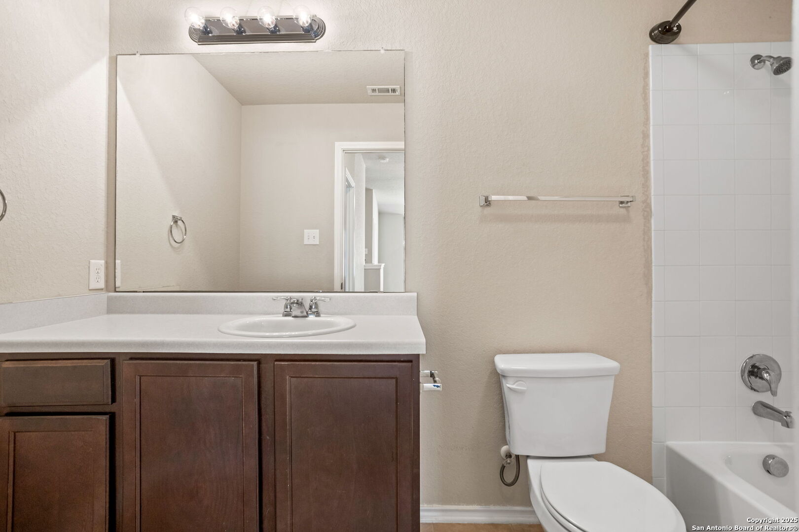 property viewer photo 22