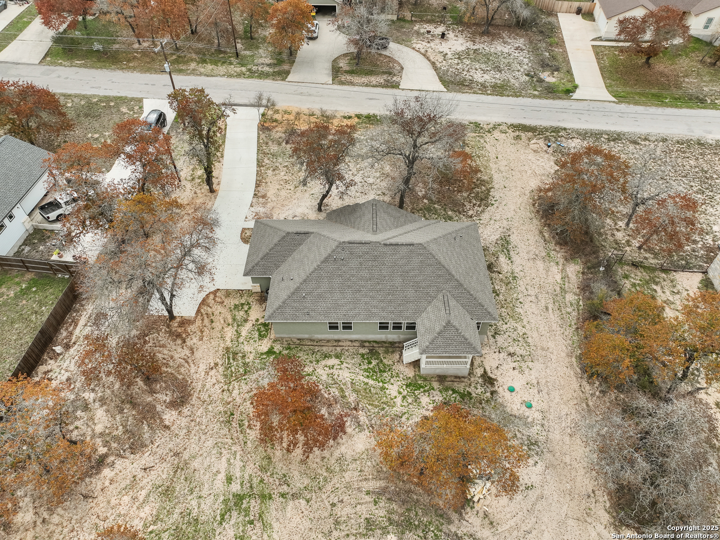 main property photo 11
