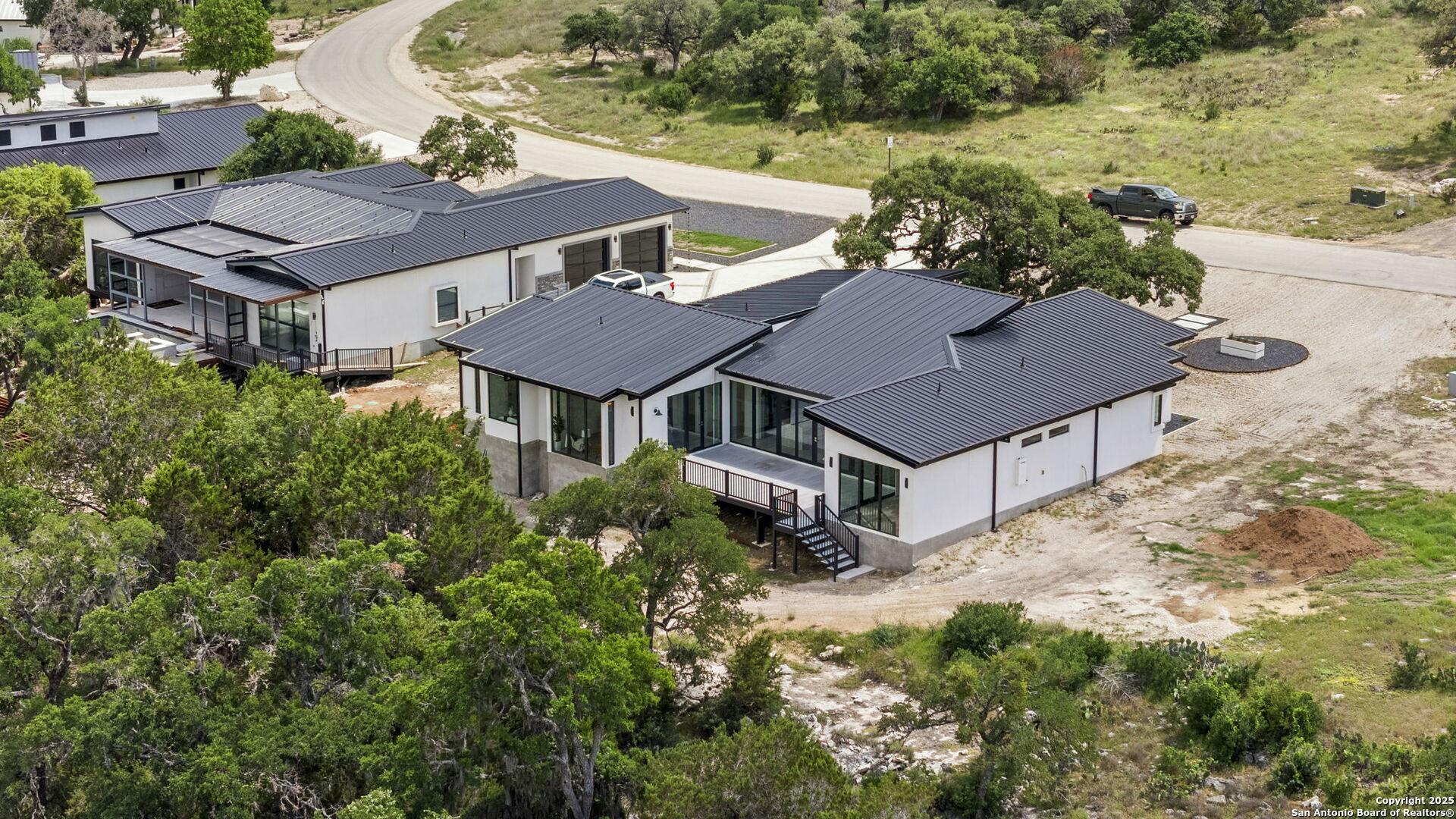 main property photo 50