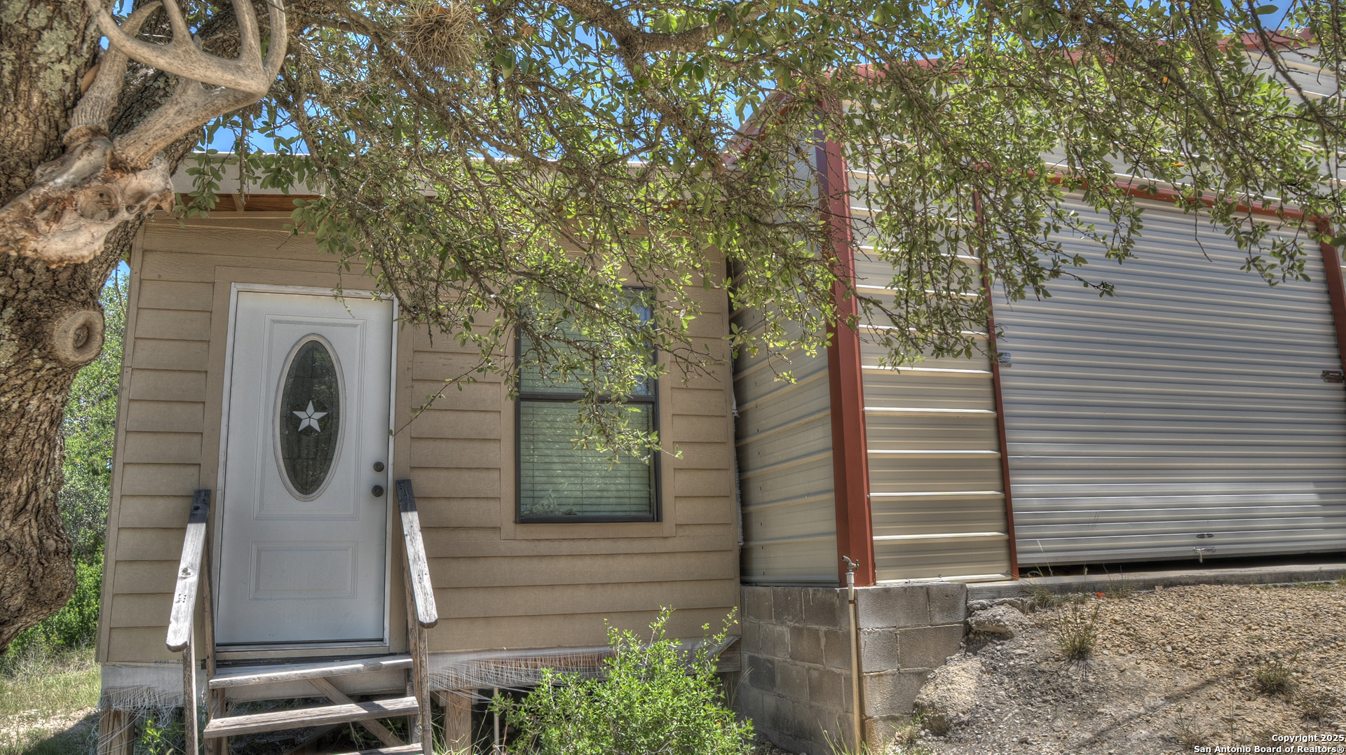 main property photo 14