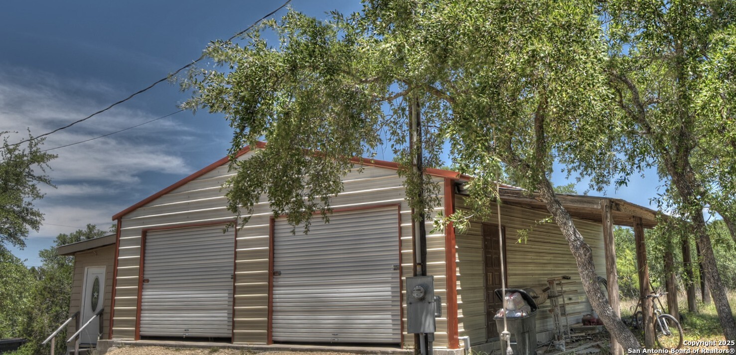 main property photo 15