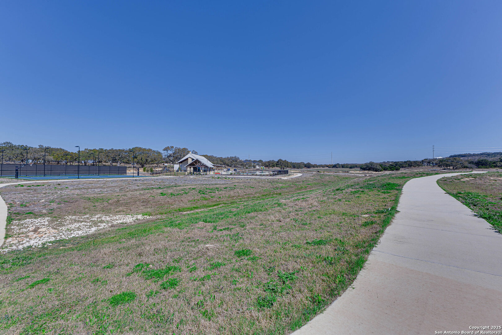 main property photo 41
