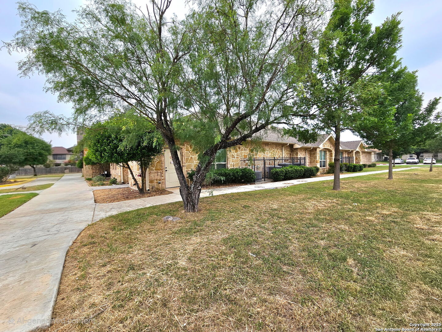 main property photo 33