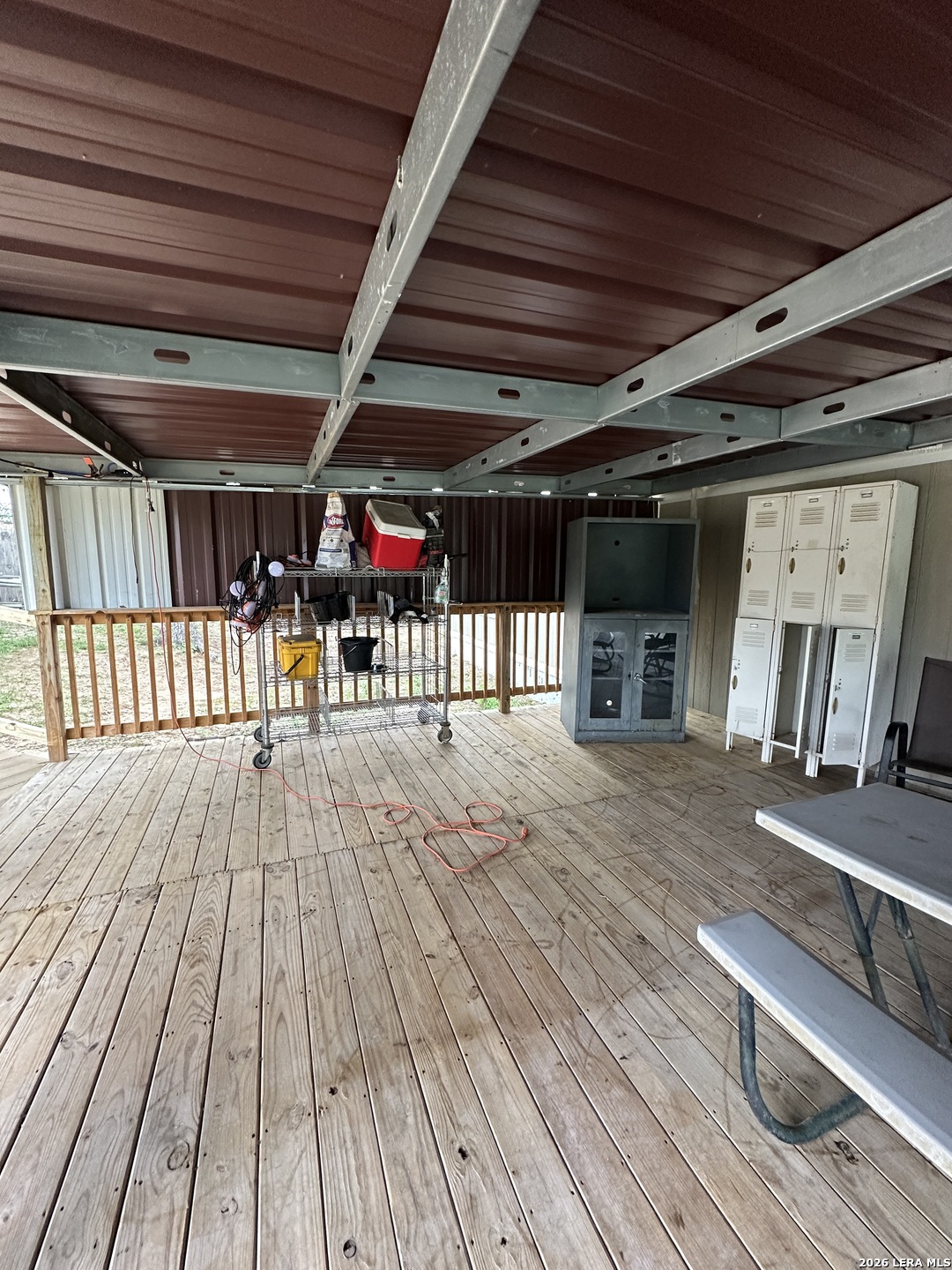 main property photo 28