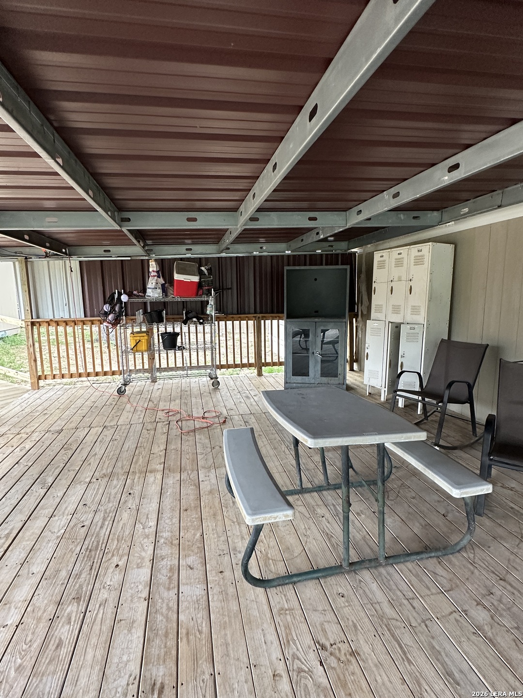 main property photo 30