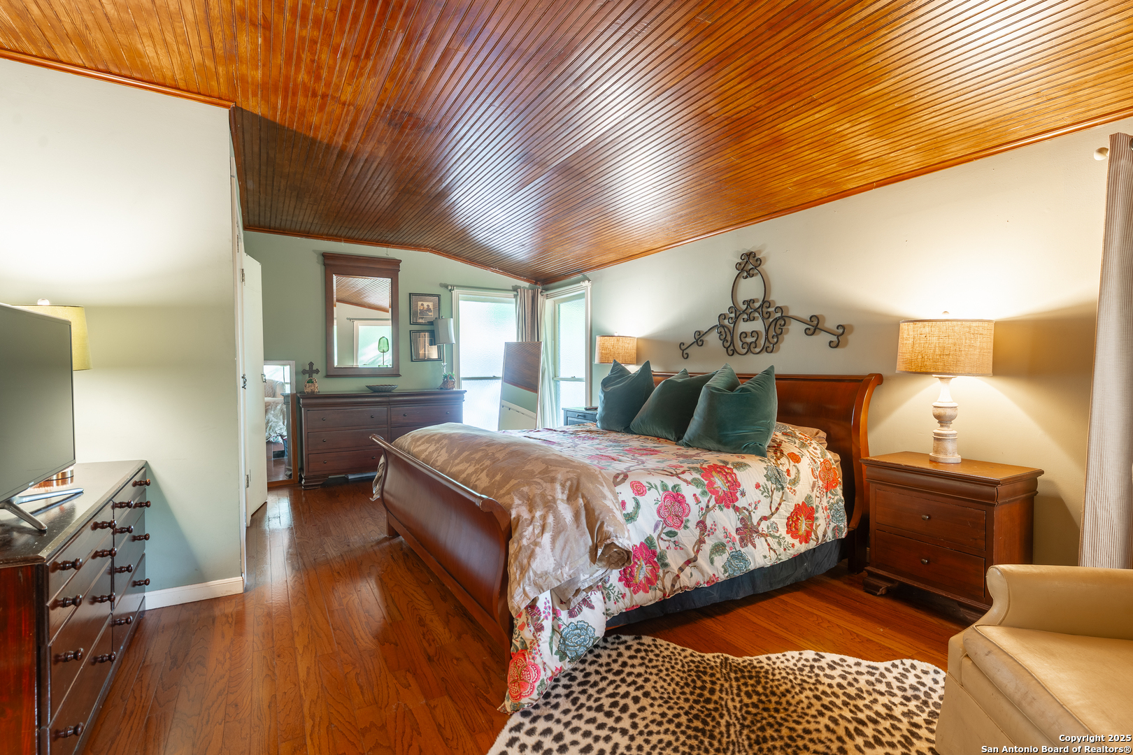 main property photo 17