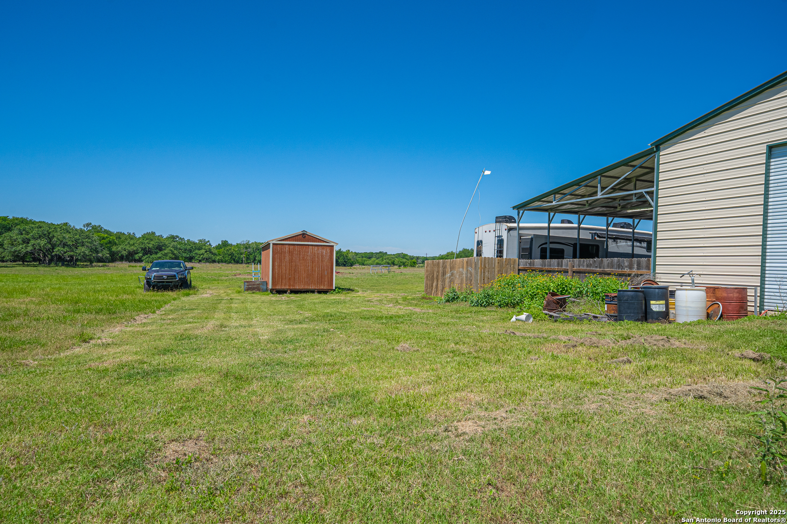 main property photo 7