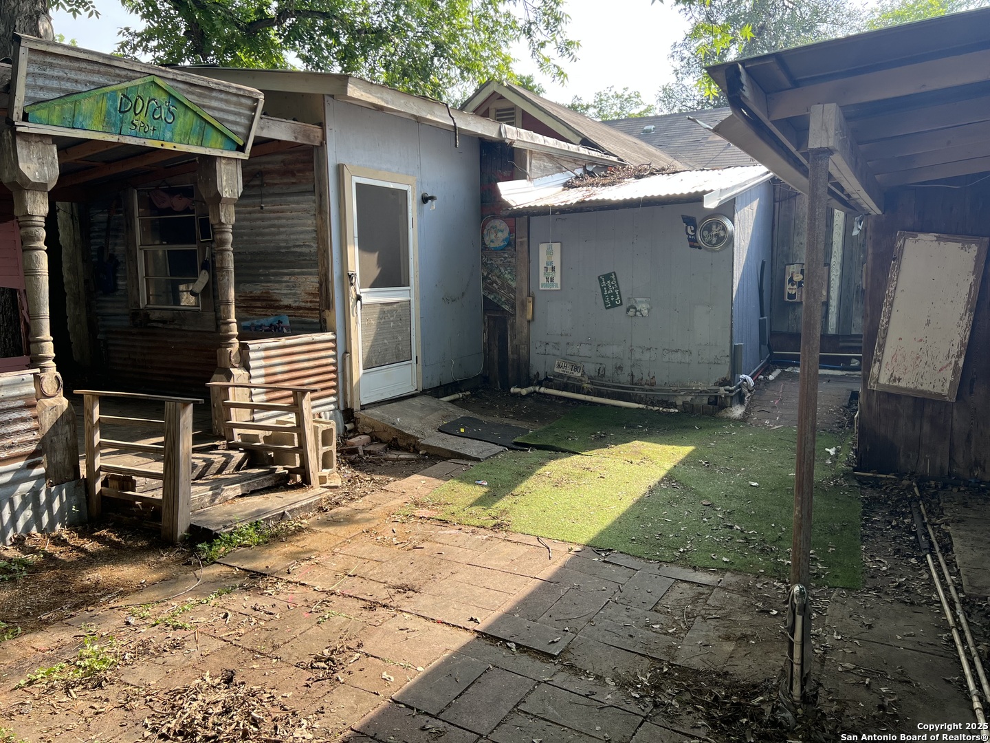 main property photo 3