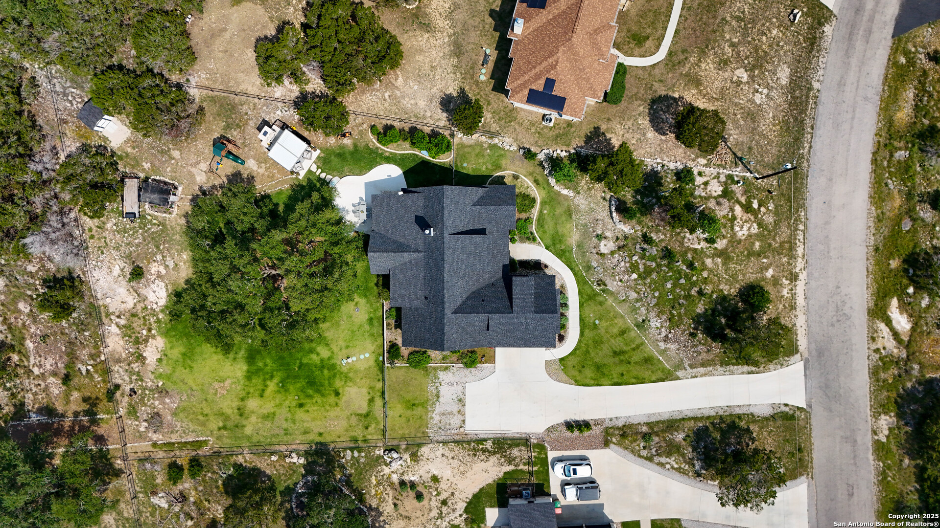 main property photo 35