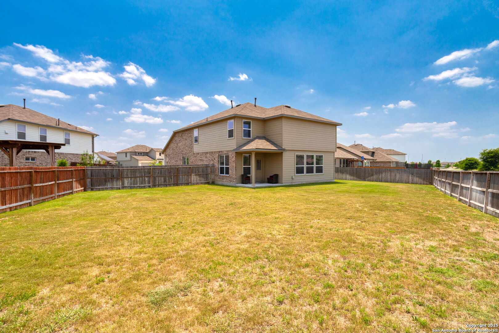 main property photo 28
