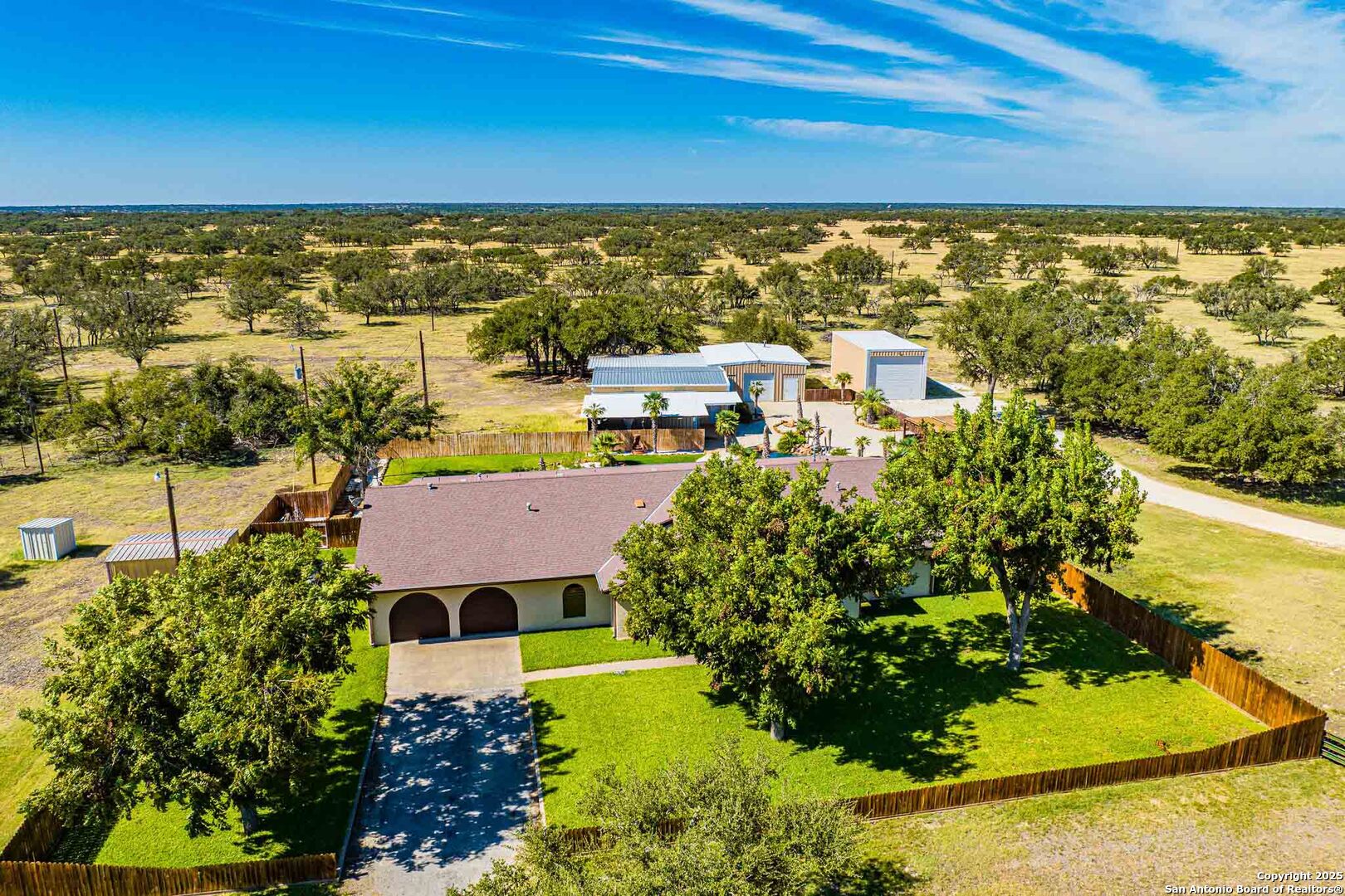 main property photo 28