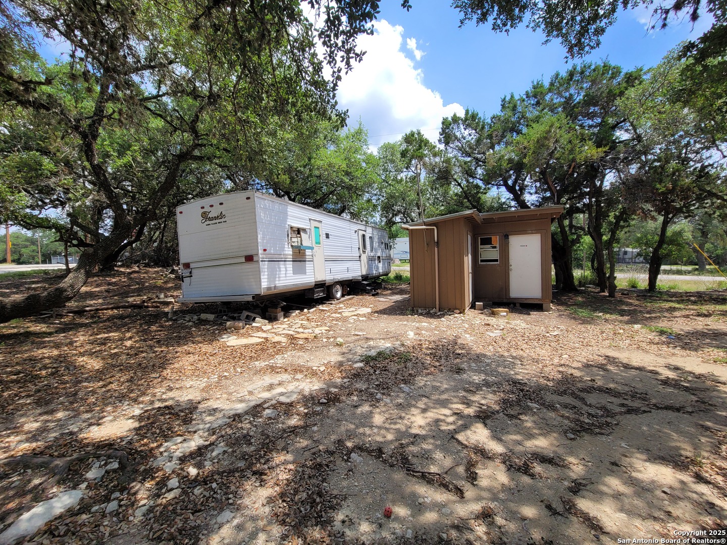 main property photo 7