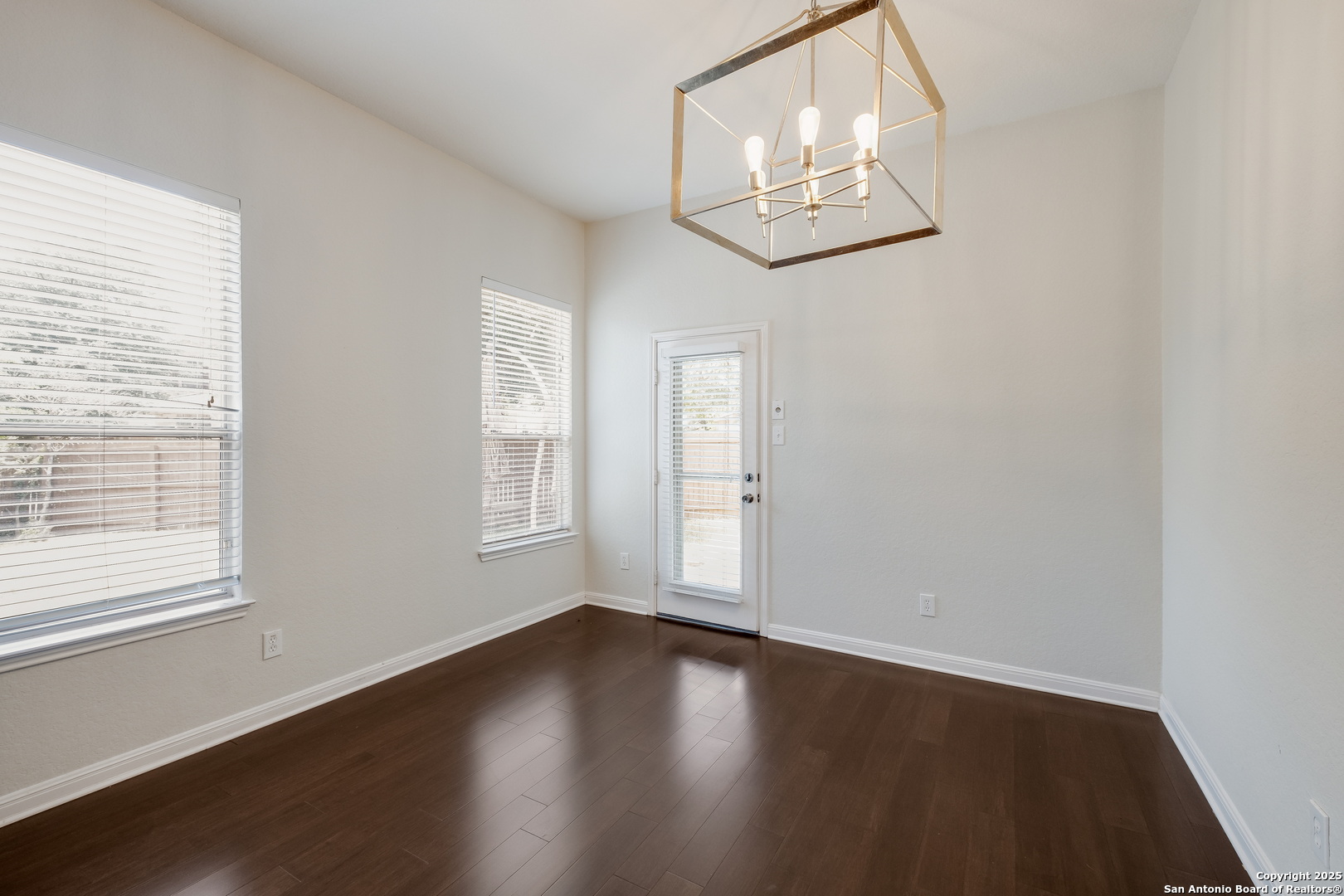 property viewer photo 10