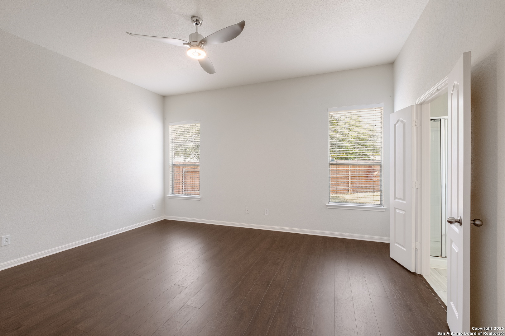 property viewer photo 11