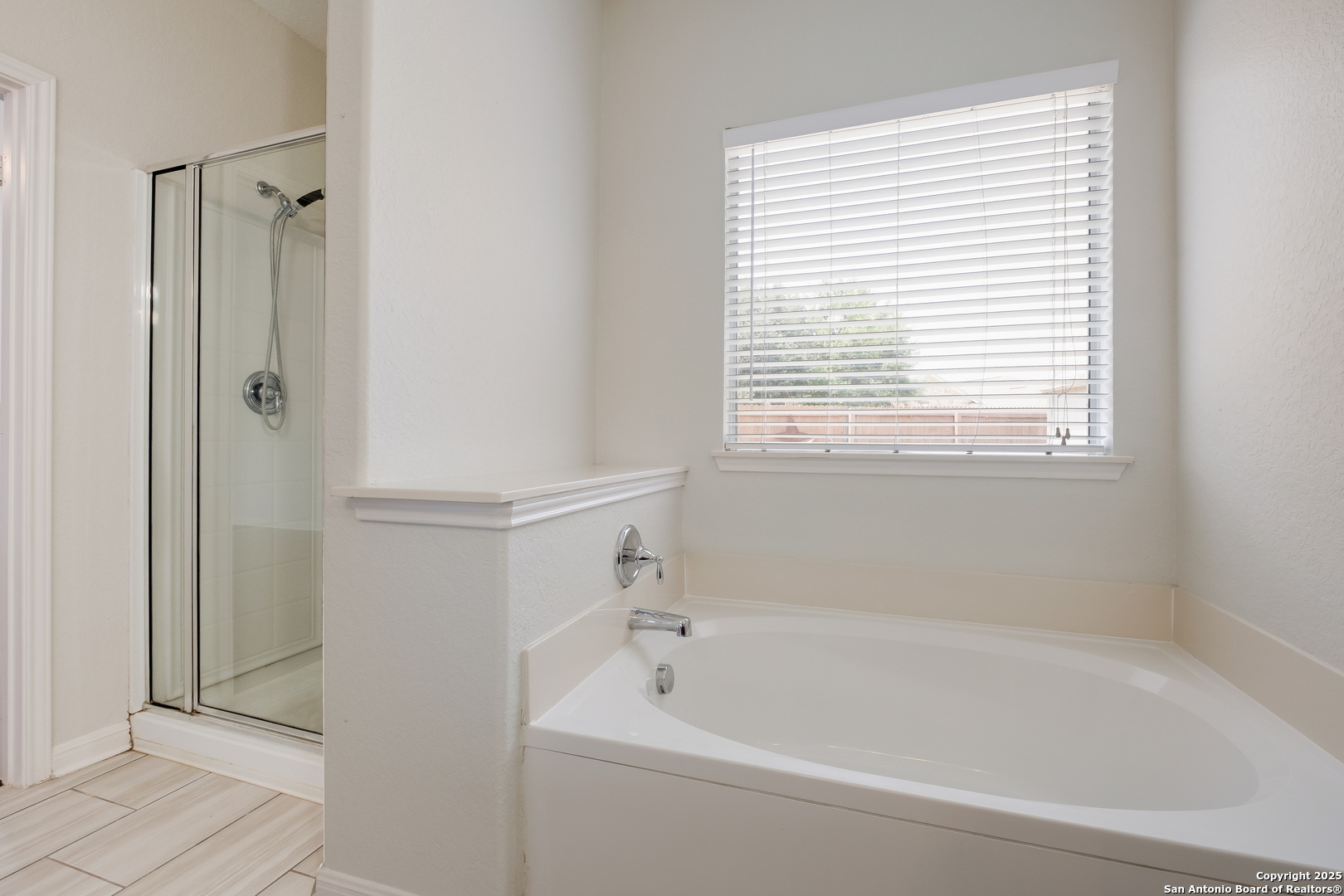 property viewer photo 12