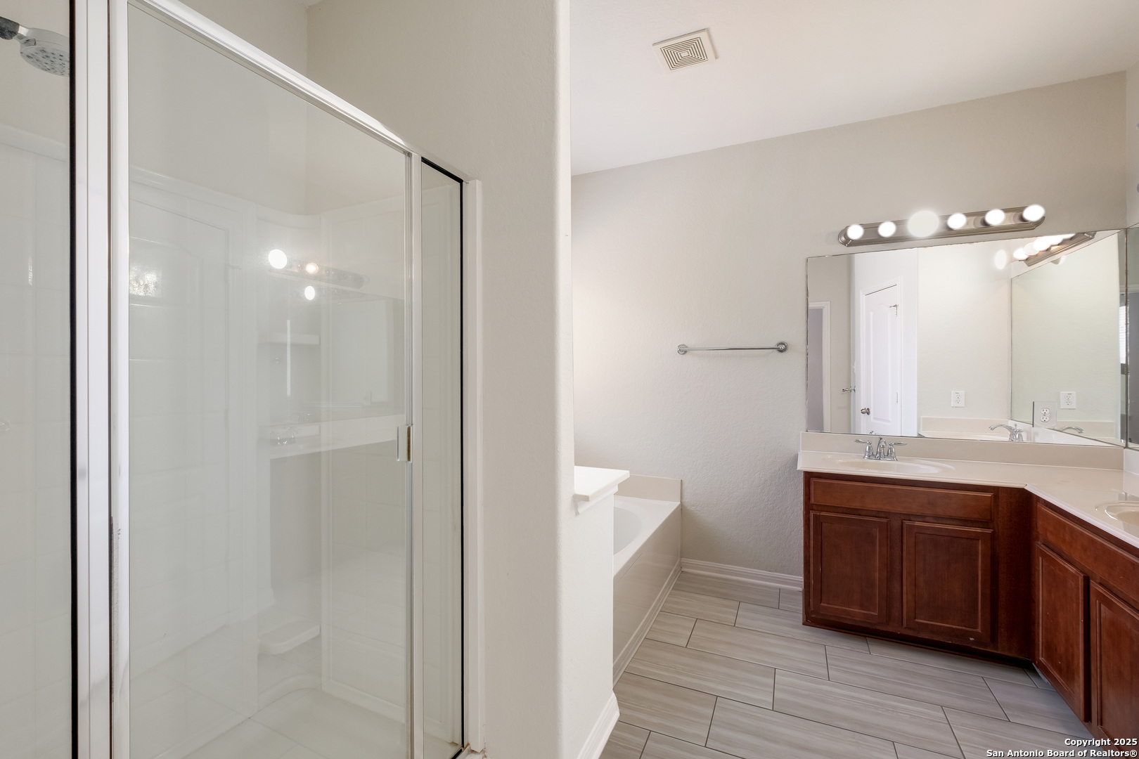 property viewer photo 14