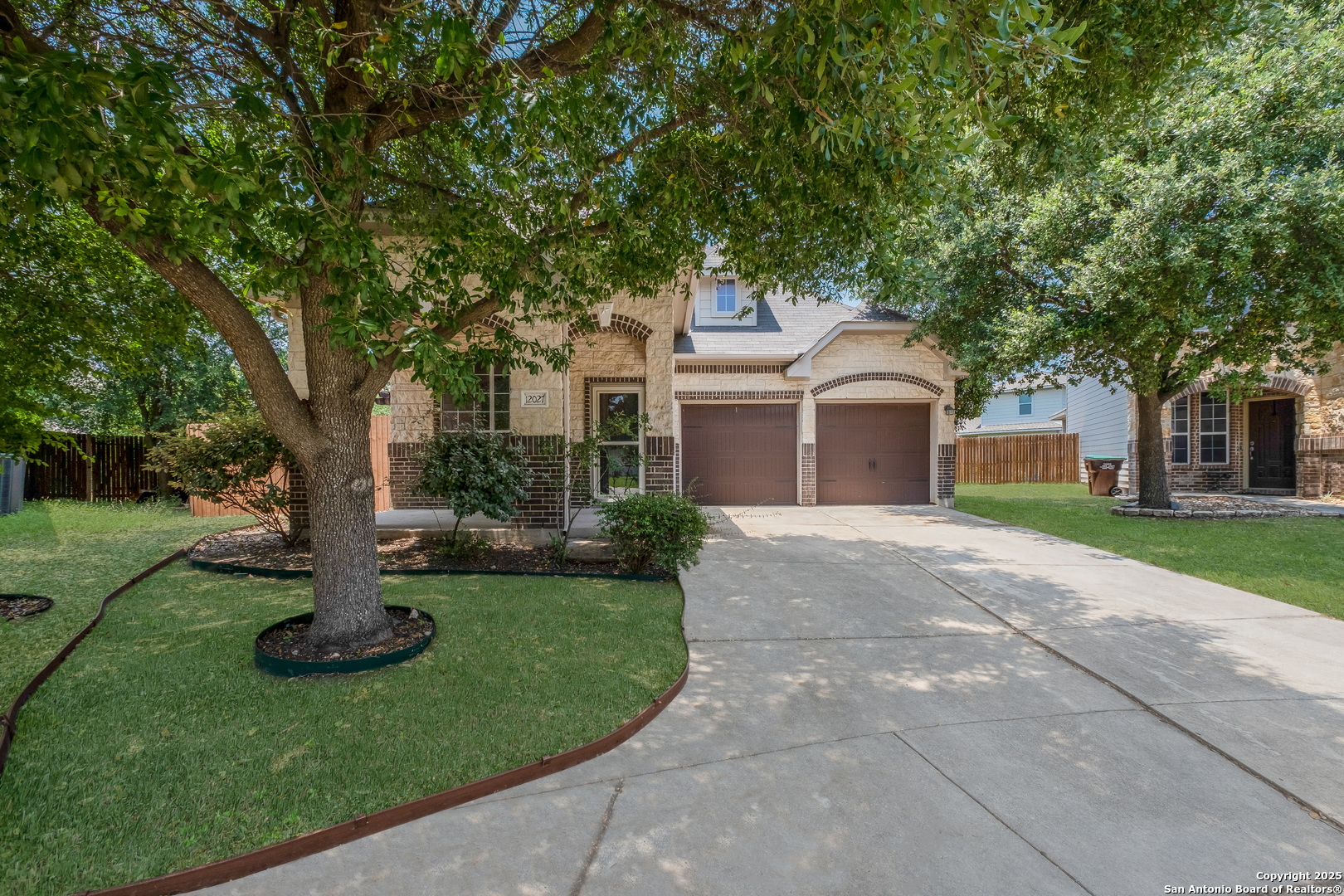 property viewer photo 2