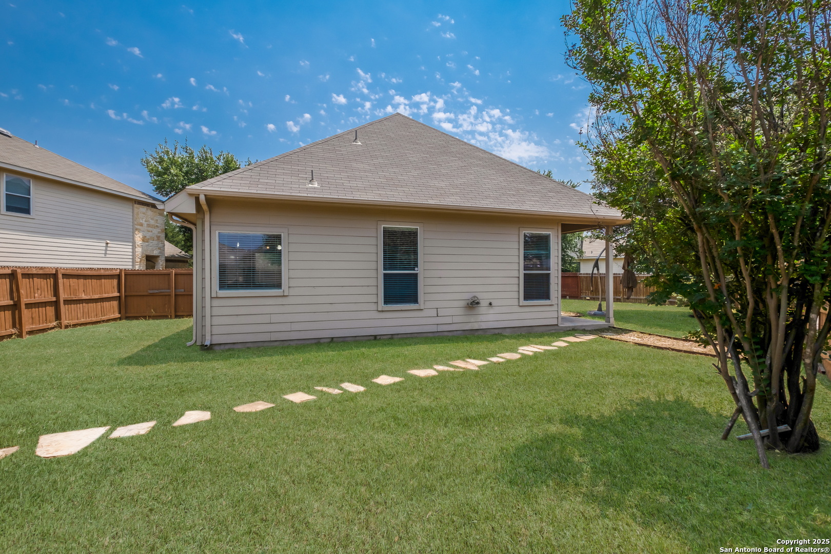property viewer photo 20