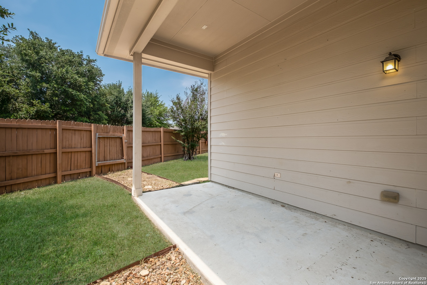 property viewer photo 24