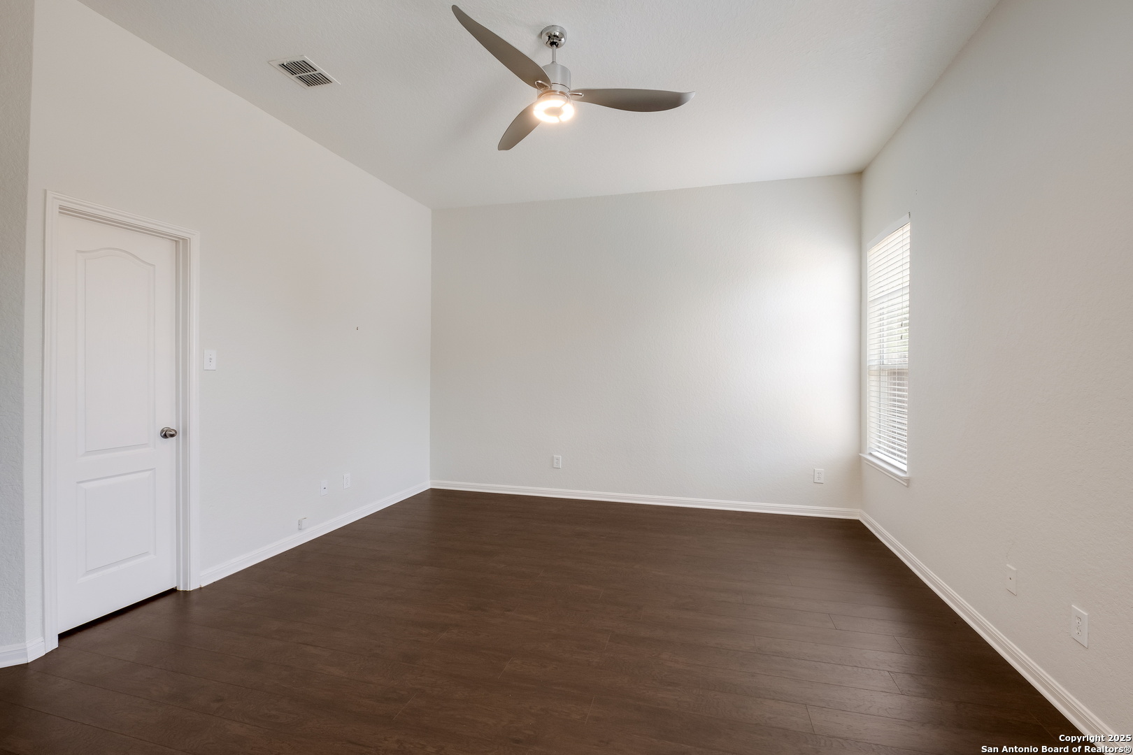 property viewer photo 5