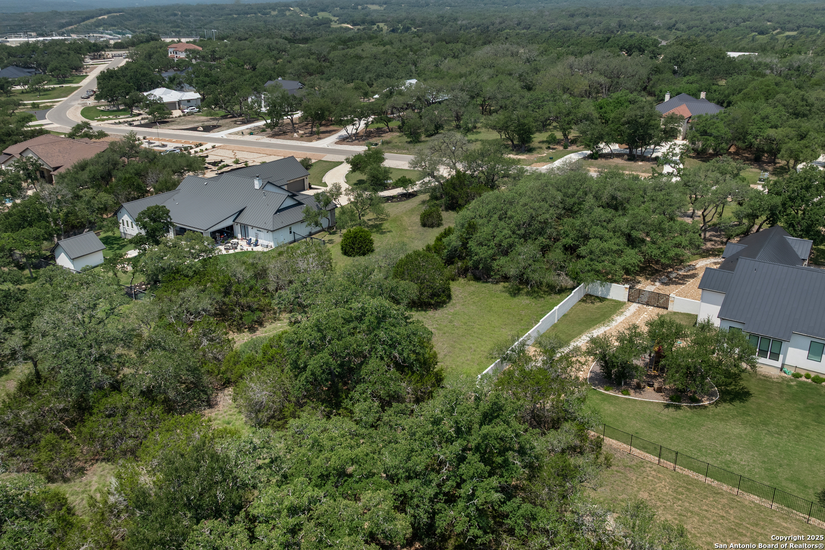 main property photo 7