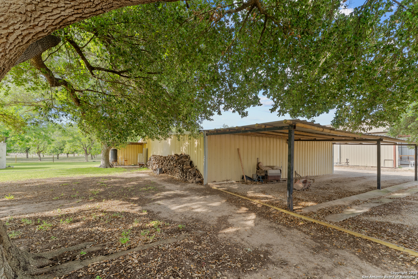 main property photo 31