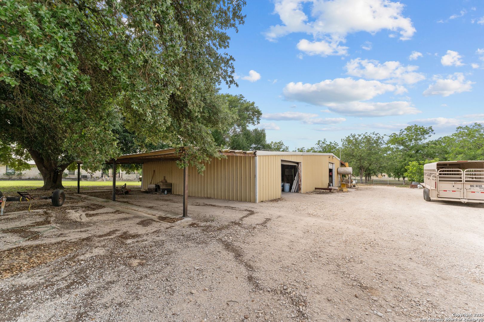 main property photo 32
