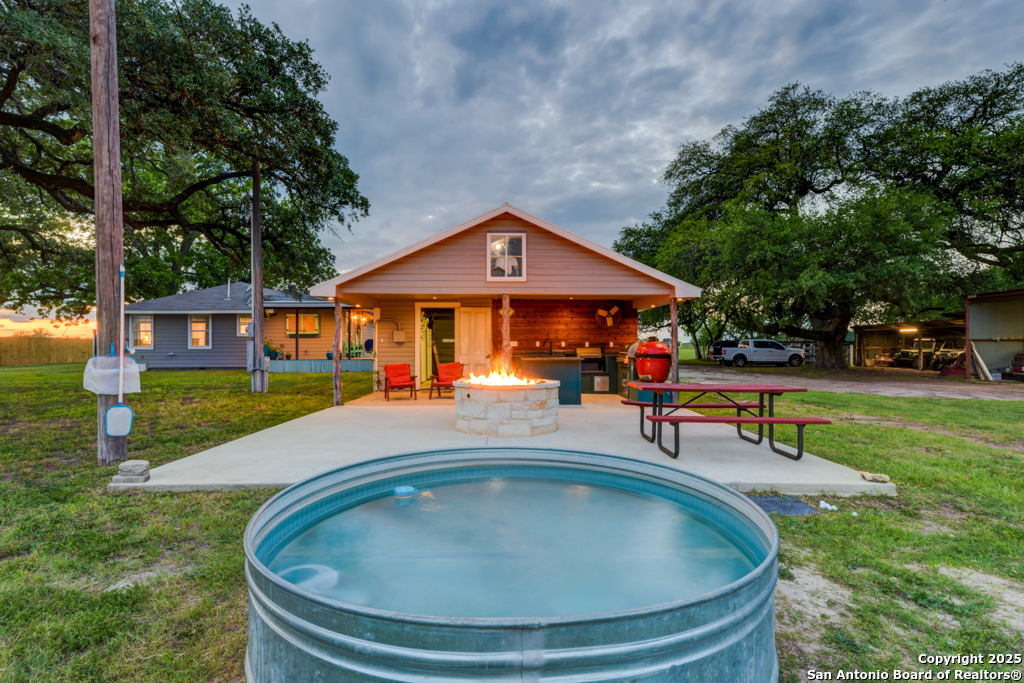 main property photo 28