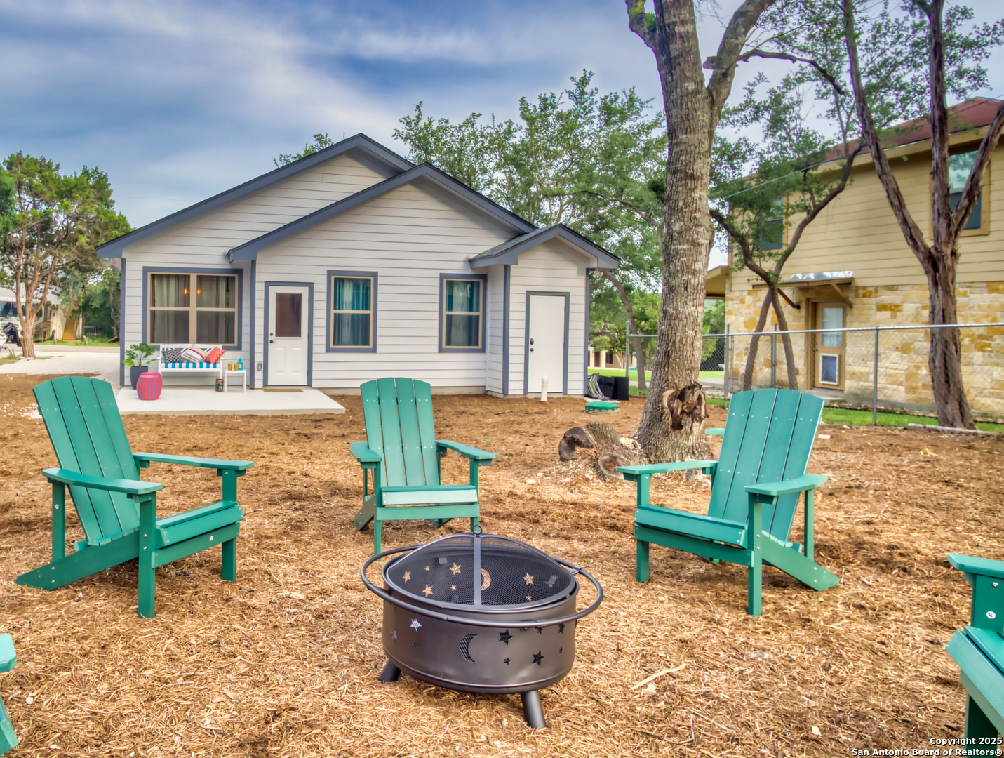 main property photo 10