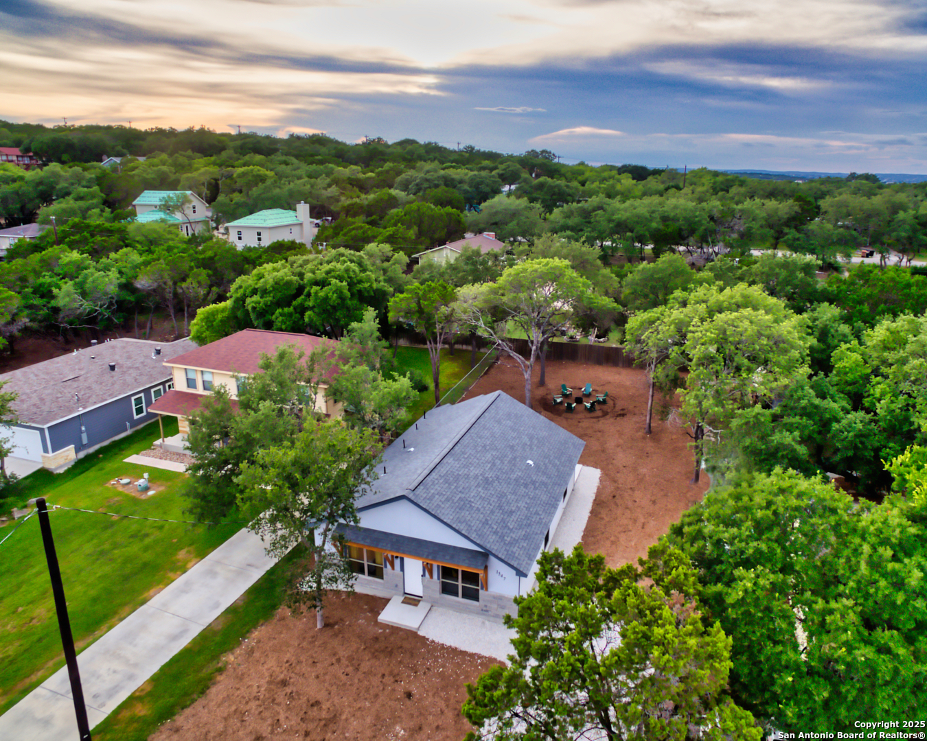 main property photo 4