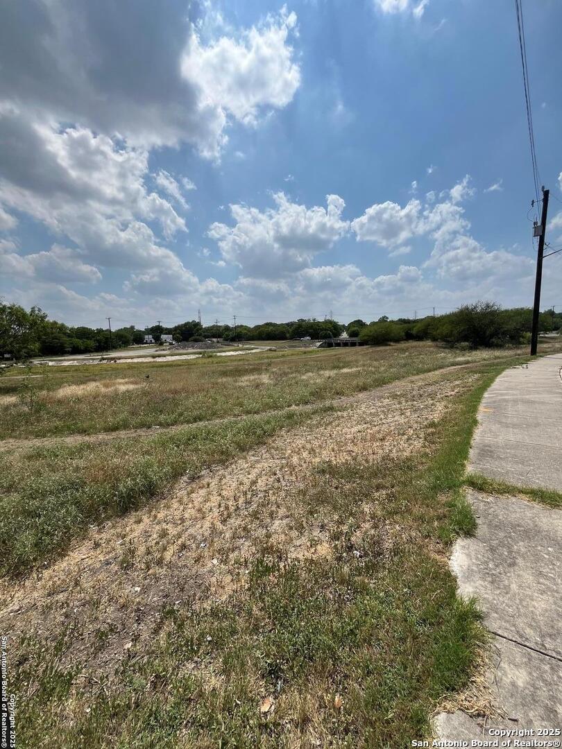 main property photo 7