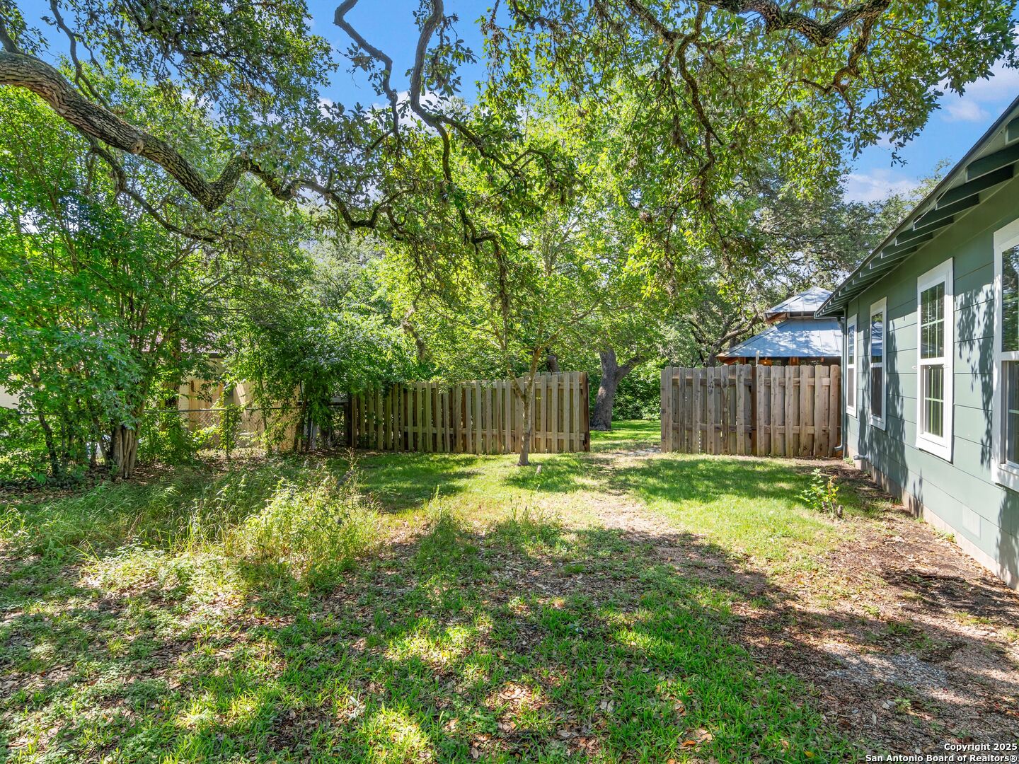 main property photo 25