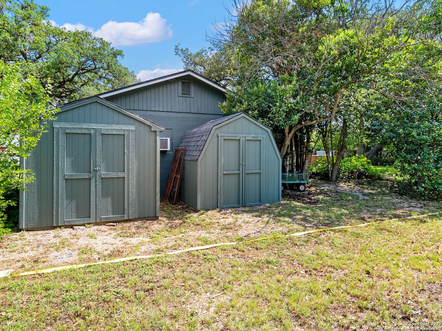 main property photo 37