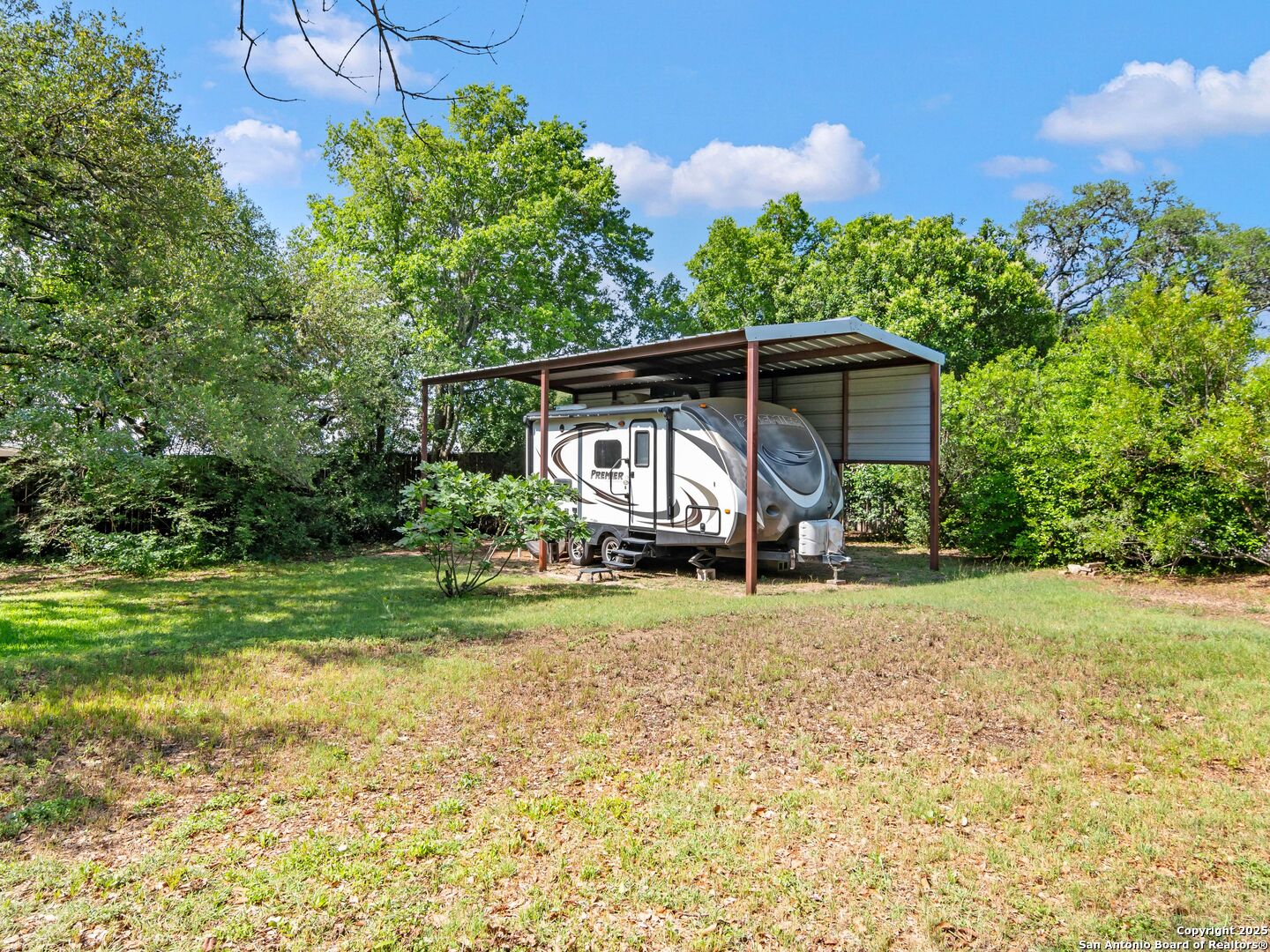 main property photo 40